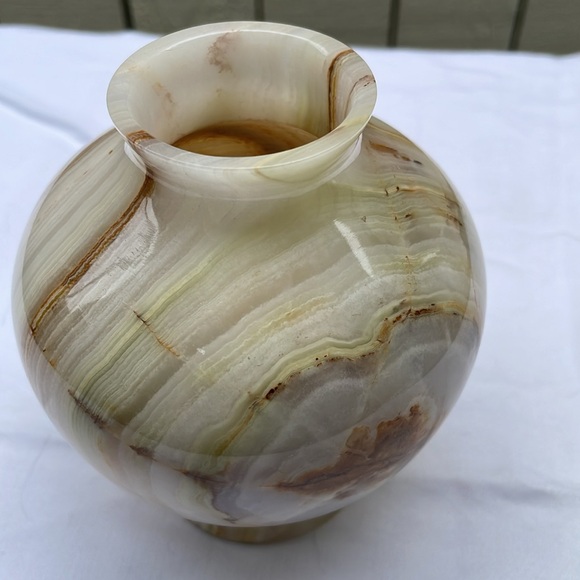 Vintage Onyx Petite Marbled Vase - Picture 4 of 5